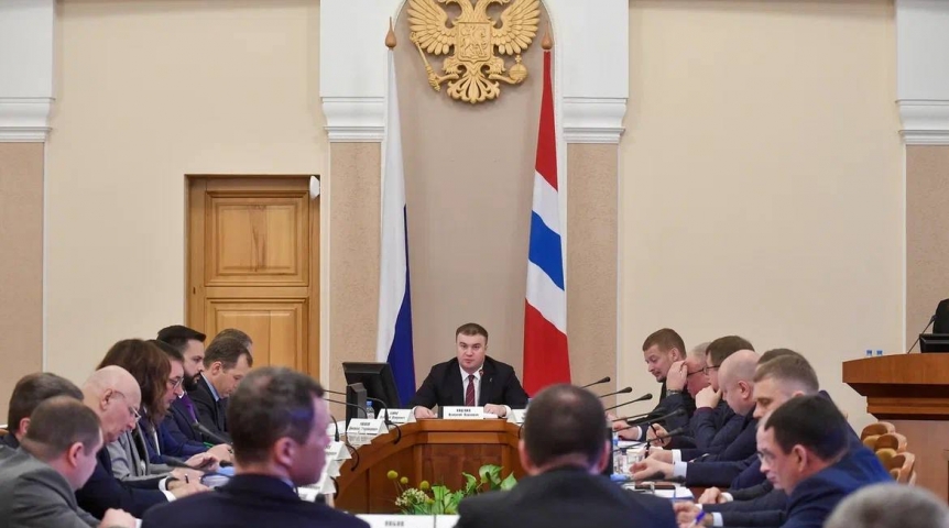 Врио губернатора Омской области Хоценко поручил доработать меры поддержки участников СВО Врио губернатора Омской области Хоценко поручил доработать меры поддержки участников СВО