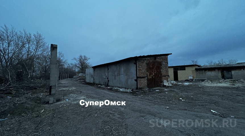 В пойме Оми рядом с потенциальным экопарком началась застройка В пойме Оми рядом с потенциальным экопарком началась застройка