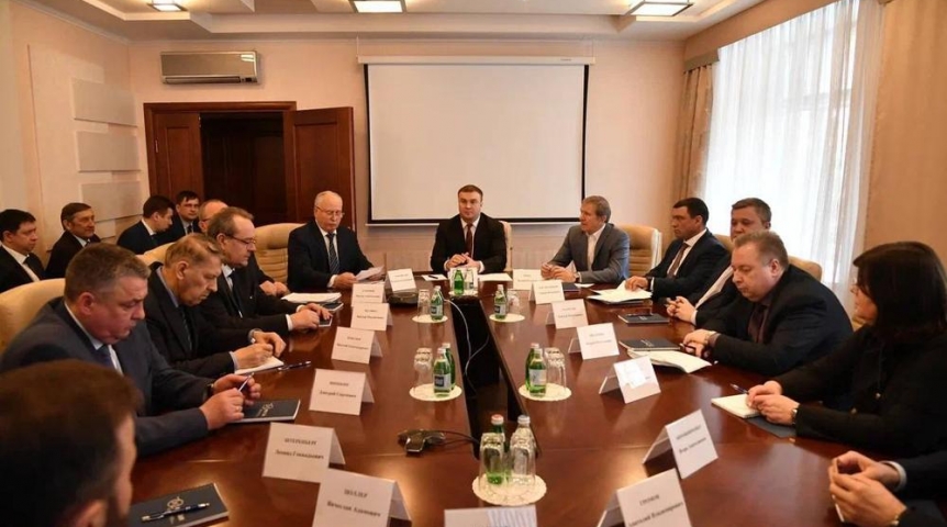 Общество Виталий Хоценко посетит омские оборонные предприятия