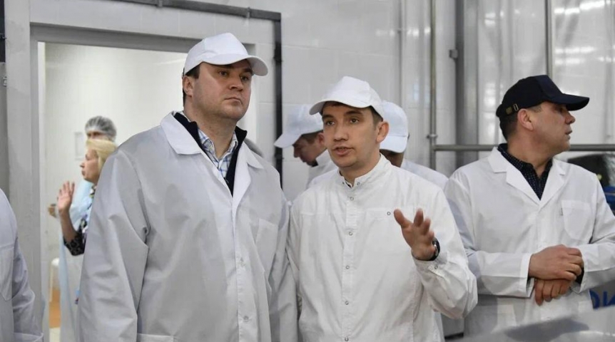 Власть Виталий Хоценко дал старт строительству молочной фермы в Марьяновском районе