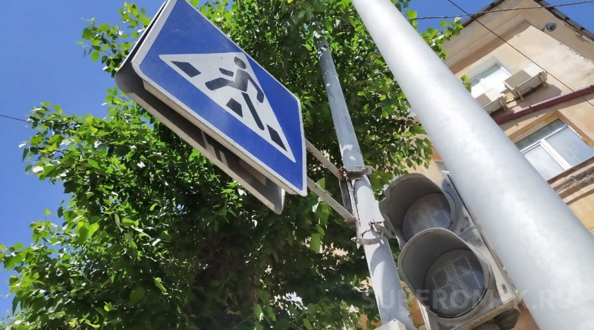Город На оживленных перекрестках в центре Омска перестали работать светофоры
