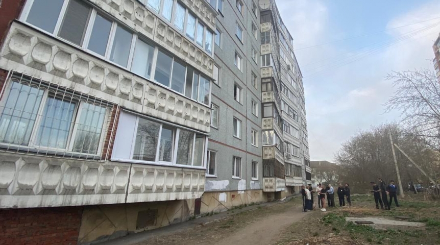 Происшествия в Омске В Омске мальчик упал с девятого этажа и выжил