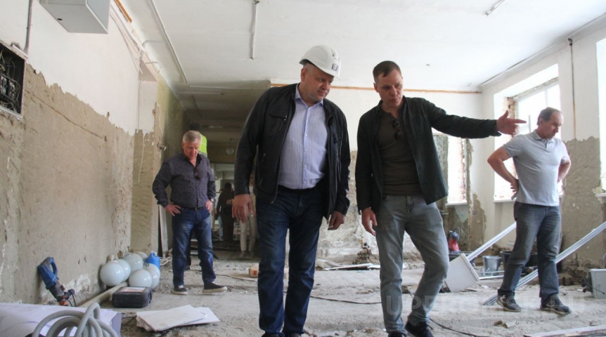 Омские власти заявили о дефиците рабочих рук Омские власти заявили о дефиците рабочих рук