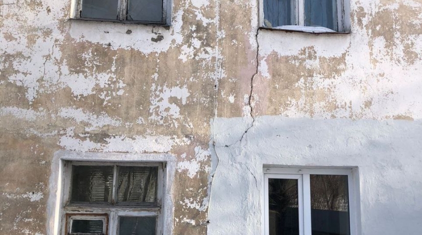 Суд обязал мэрию расселить жилой дом в Кировском округе Омска из-за угрозы обрушения Суд обязал мэрию расселить жилой дом в Кировском округе Омска из-за угрозы обрушения