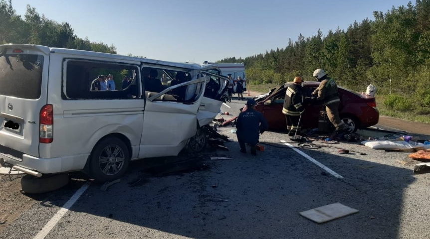 Стало известно о шестом погибшем в жутком ДТП на трассе в Омской области Стало известно о шестом погибшем в жутком ДТП на трассе в Омской области
