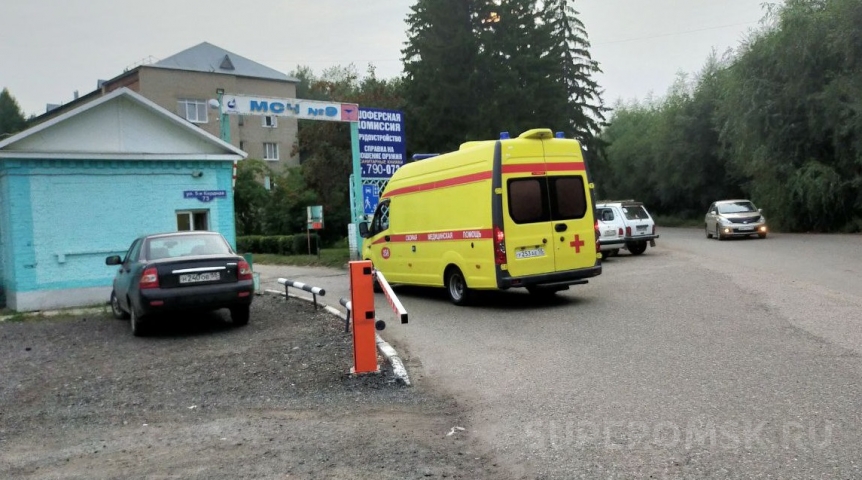 В Омске ребенок обгорел из-за валявшейся в гаражах бутылки В Омске ребенок обгорел из-за валявшейся в гаражах бутылки