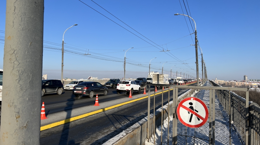 На кольце у Ленинградского моста в Омске с 4 мая изменят приоритет движения