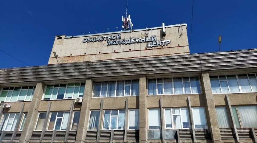 В Омске направят более 100 миллионов рублей на развитие ОМЦ «Химик» и Дома молодежи В Омске направят более 100 миллионов рублей на развитие ОМЦ «Химик» и Дома молодежи