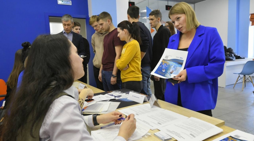Названы специалисты, которые нужны омским предприятиям оборонно-промышленного комплекса Названы специалисты, которые нужны омским предприятиям оборонно-промышленного комплекса