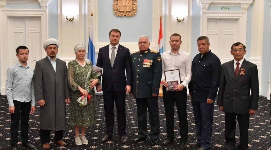 Виталий Хоценко вручил ордена Мужества семьям погибших героев СВО