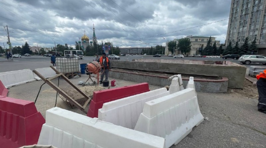 В Омске подземные переходы у «Маяковского» облицуют гранитом почти за 3 миллиона рублей В Омске подземные переходы у «Маяковского» облицуют гранитом почти за 3 миллиона рублей