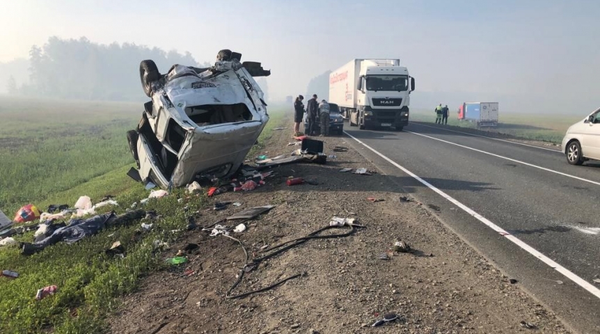 Два человека скончались в жутком ДТП на трассе Омск – Тюмень из-за плохой видимости Два человека скончались в жутком ДТП на трассе Омск – Тюмень из-за плохой видимости