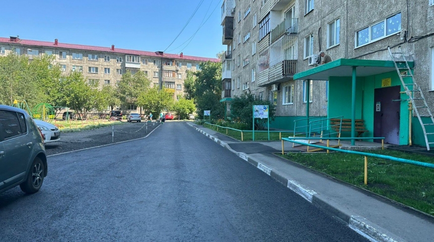 Город Власти Омска дополнительно отремонтируют 15 дворов – названы их адреса