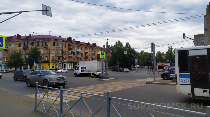 Автоновости На ключевом перекрестке в Нефтяниках отключились светофоры
