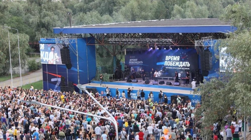 В Омске на фестивале «ВРЕМЯ ПОБЕЖДАТЬ» певица Чичерина представила новую песню В Омске на фестивале «ВРЕМЯ ПОБЕЖДАТЬ» певица Чичерина представила новую песню