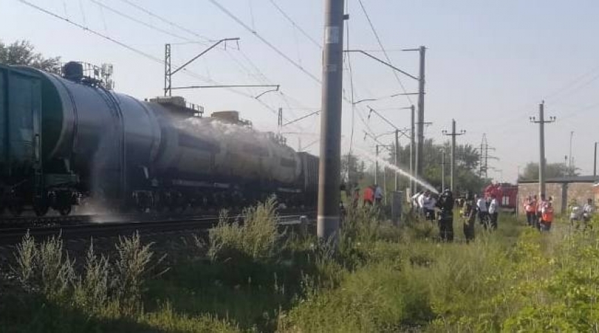 Возгорание вагона с опасным грузом в Омске попало на видео Возгорание вагона с опасным грузом в Омске попало на видео