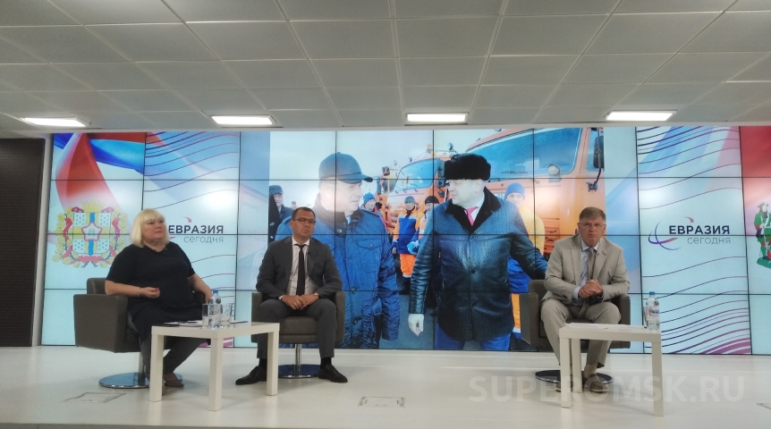 Власть Транспортная реформа, наполнение бюджета и оценки работы мэра: руководство Омского горсовета подвело итоги весенней сессии