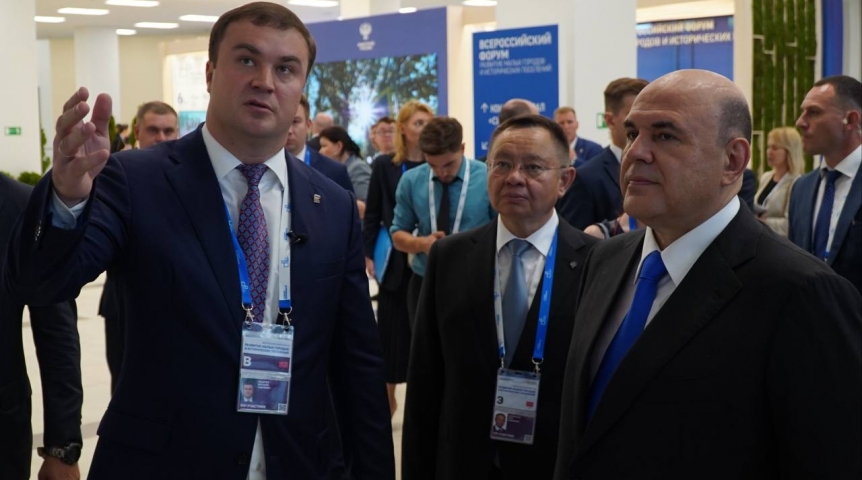 Хоценко представил Мишустину проекты благоустройства двух городов Омской области Хоценко представил Мишустину проекты благоустройства двух городов Омской области