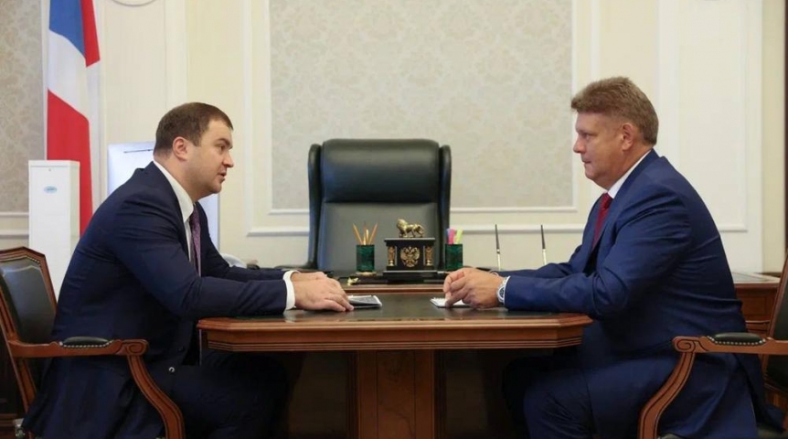 Власть Виталий Хоценко и полпред президента Анатолий Серышев обсудили социально-экономическое развитие Омской области