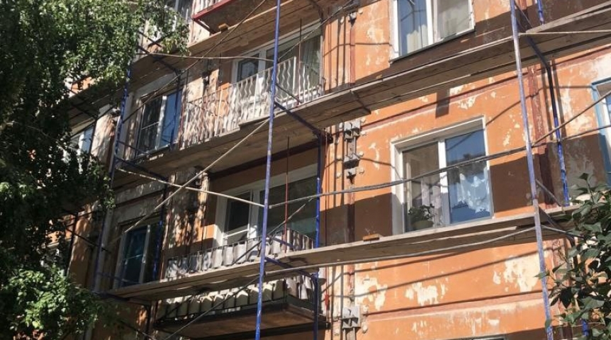 Мэр Сергей Шелест сообщил об увеличении планов по ремонту домов 335-й серии в Омске