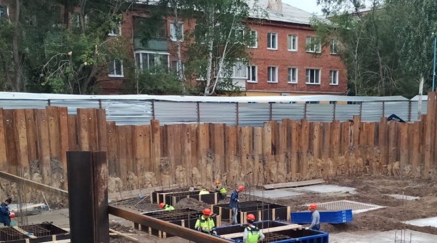 В Минстрое сообщили о старте строительства поликлиники на окраине Омска