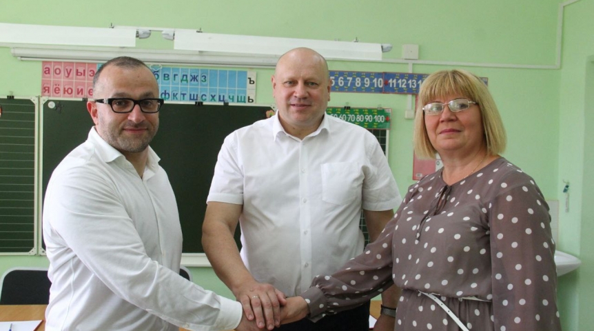 Город Мэр Омска Шелест нашел мецената для школы Буркова