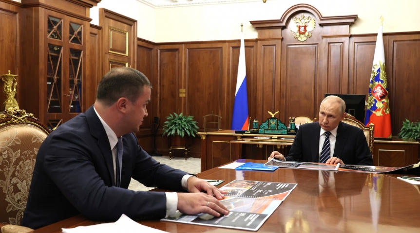 О чем говорил президент РФ Владимир Путин с главой Омской области Виталием Хоценко? О чем говорил президент РФ Владимир Путин с главой Омской области Виталием Хоценко?