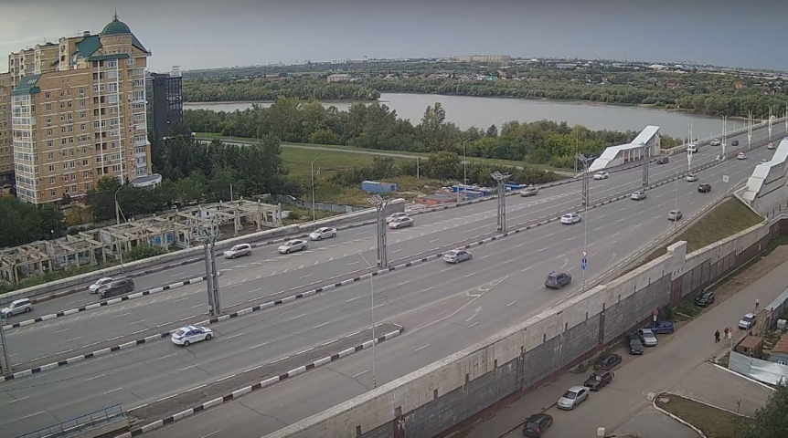 Общество По Омску под шум сирен промчалась колонна силовиков
