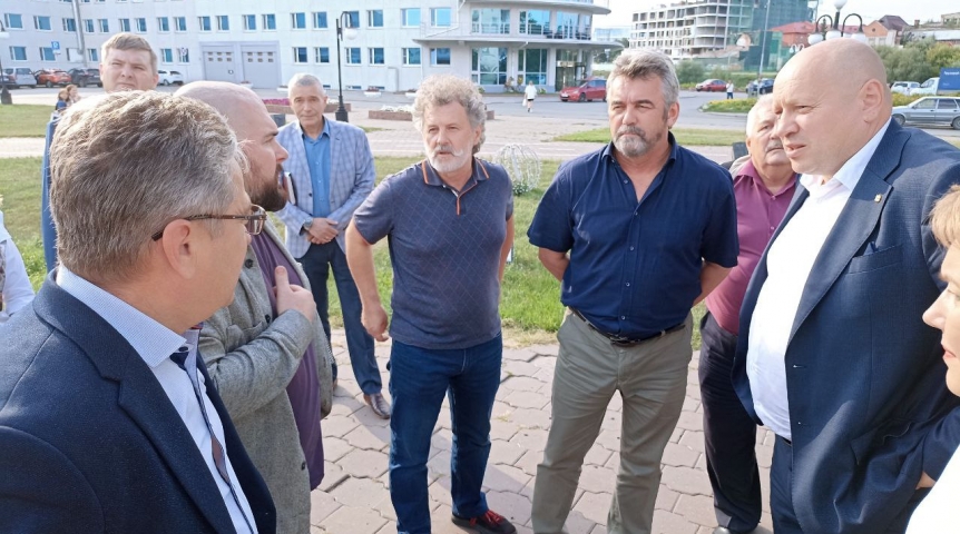 Мэр Омска Шелест после памятника Бухгольцу занялся «Державой»