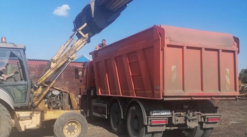 Общество КамАЗ главы кооператива «Украинский» доставил в Омск пиломатериал для отправки на СВО