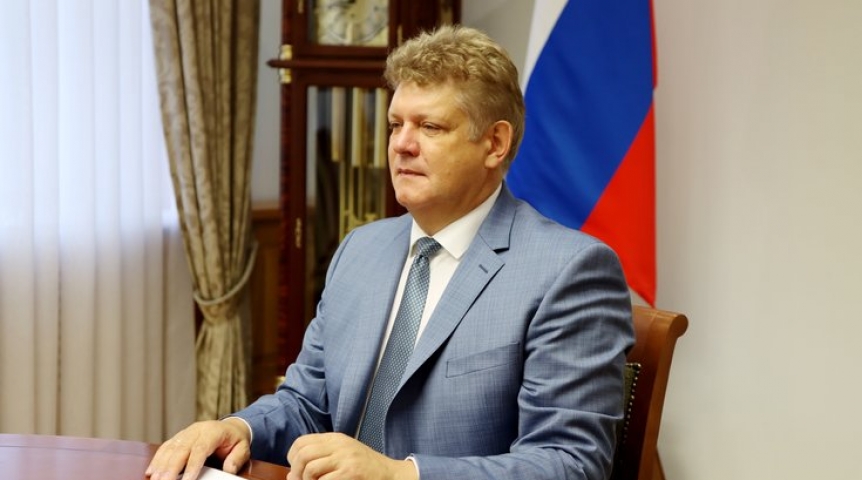 Полпред президента в СФО Серышев поздравил Хоценко с победой на выборах губернатора Омской области Полпред президента в СФО Серышев поздравил Хоценко с победой на выборах губернатора Омской области