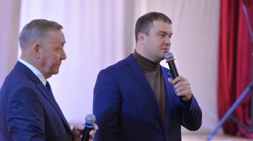 Глава Омской области Хоценко сообщил об итогах встречи с жителями Павлоградского района Глава Омской области Хоценко сообщил об итогах встречи с жителями Павлоградского района