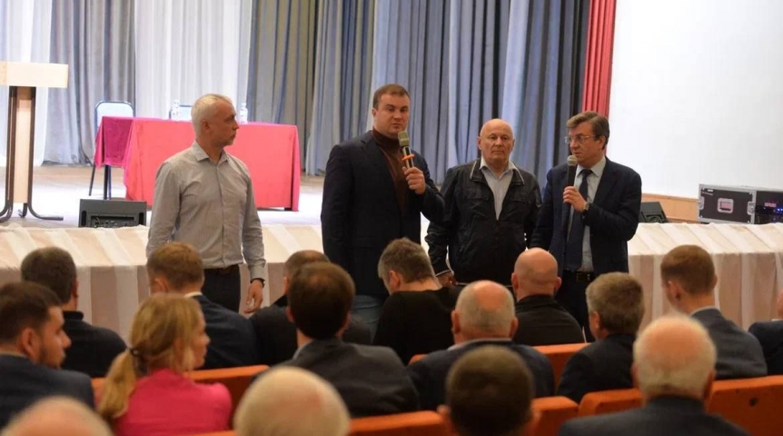 Глава Омской области Хоценко принял ряд решений по Русско-Полянскому району