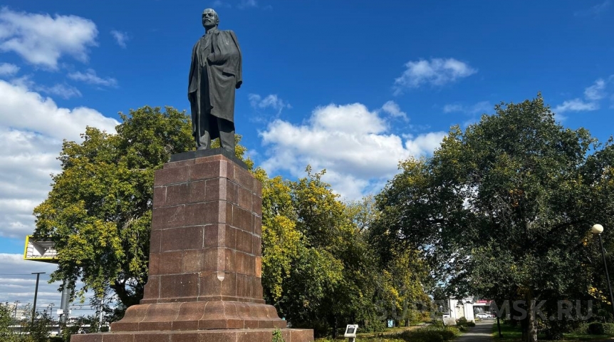 В Омске у памятника Ленину проведут раскопки
