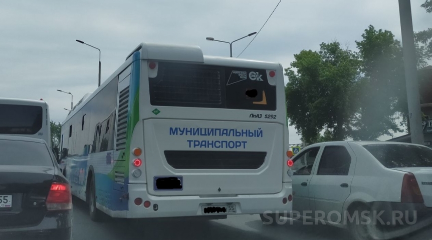 Общество В Омске на два популярных маршрута ищут перевозчика с автобусами большого класса
