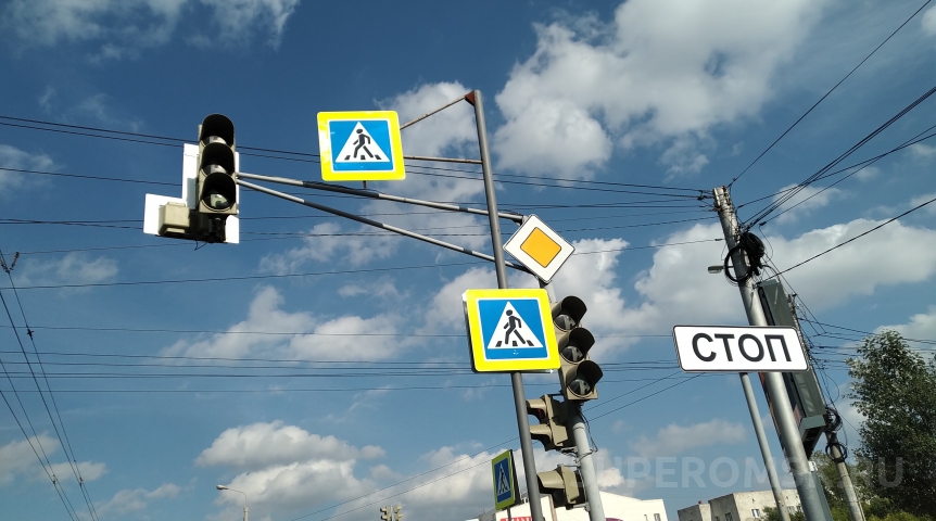 Под новую выделенную полосу для общественного транспорта в Омске уже закупили знаки Под новую выделенную полосу для общественного транспорта в Омске уже закупили знаки