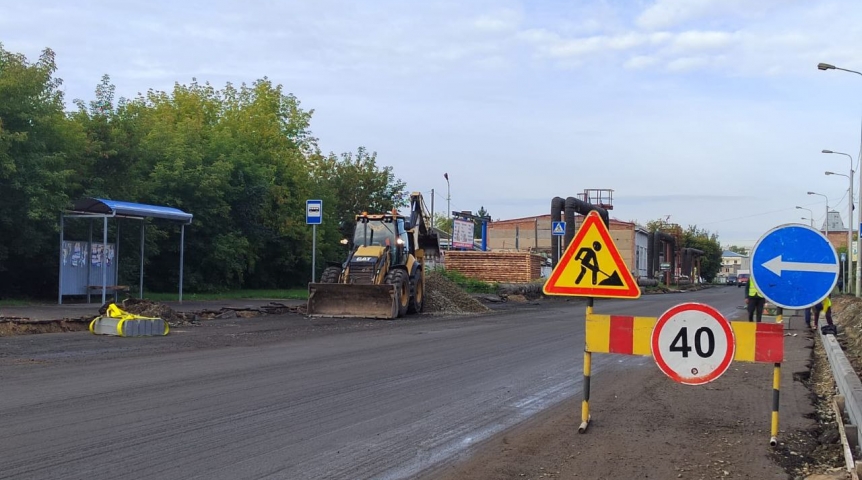 Мэр Шелест поделился успехами по восстановлению дороги по улице Омской