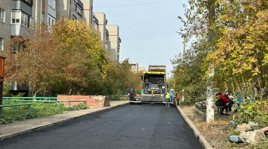 В Ленинском округе Омска завершается благоустройство дворов по нацпроекту В Ленинском округе Омска завершается благоустройство дворов по нацпроекту