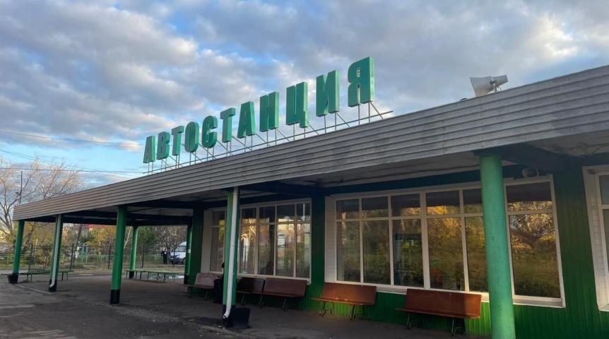 Общество Прокуратура требует привести в порядок автостанцию в Большеречье