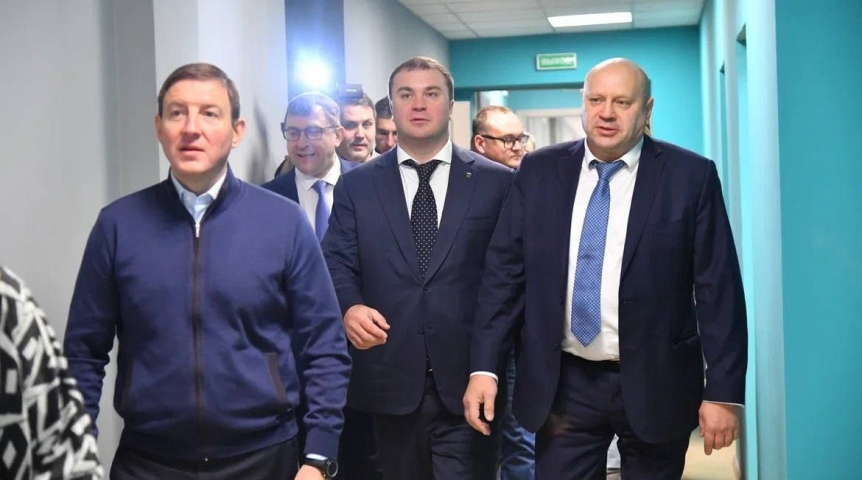 Власть Хоценко и Турчак оценили результаты преображения омской школы