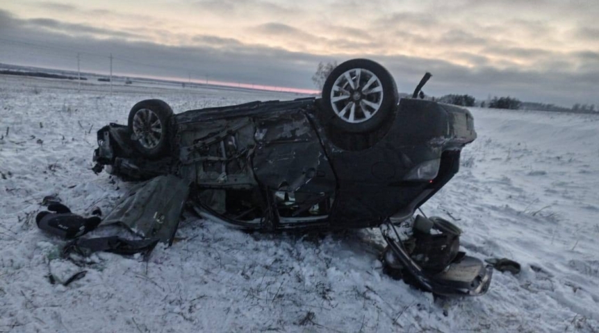 Под Омском шесть человек пострадали в ДТП с перевернувшейся «Маздой» Под Омском шесть человек пострадали в ДТП с перевернувшейся «Маздой»