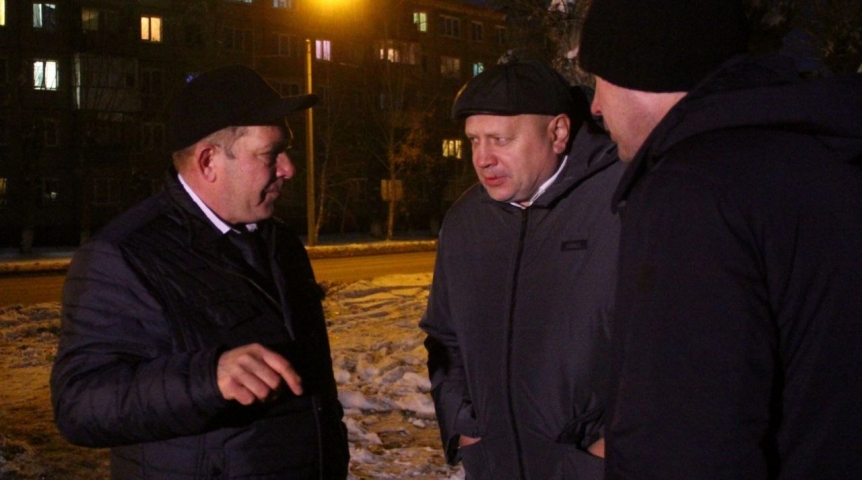 Власть Мэр Омска Шелест доложил губернатору Хоценко о сроках возврата тепла в Октябрьском округе