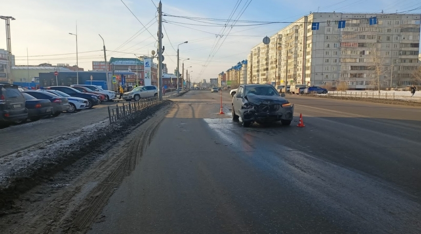 Происшествия в Омске В Омске ребенок пострадал после столкновения двух иномарок