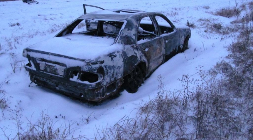 В Омской области мужчина сутки прятался в стоге сена после ДТП