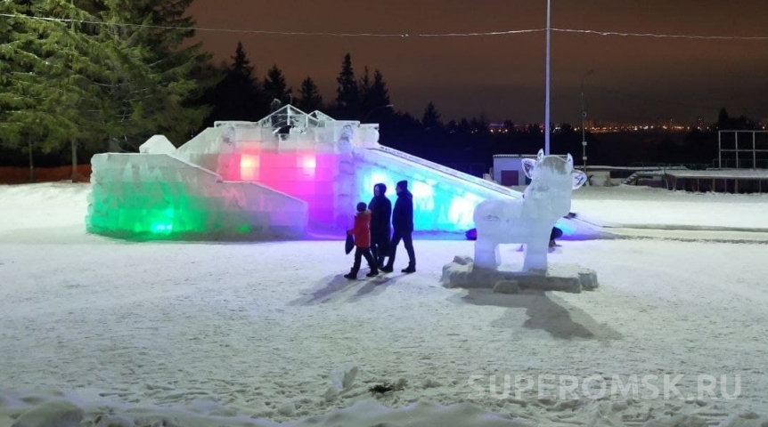 В Омской крепости к Новому году установят горку за 1,3 млн рублей В Омской крепости к Новому году установят горку за 1,3 млн рублей
