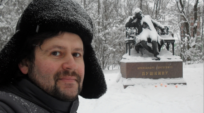 Омский художник Рыкованов вновь зарегистрировал Центр микроминиатюр Омский художник Рыкованов вновь зарегистрировал Центр микроминиатюр