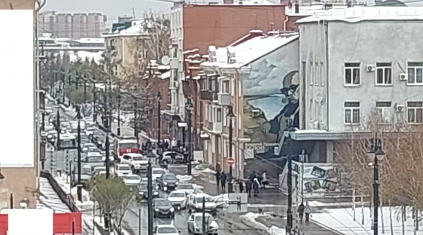 На Ленина в центре Омска случилось серьезное ДТП с пострадавшим На Ленина в центре Омска случилось серьезное ДТП с пострадавшим