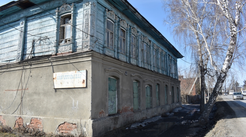 На севере Омской области продают здание бывшего детдома На севере Омской области продают здание бывшего детдома