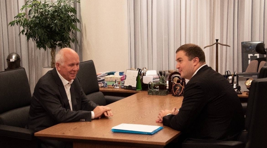 Что обсуждали глава Омской области Виталий Хоценко и гендиректор «Ростеха» Сергей Чемезов