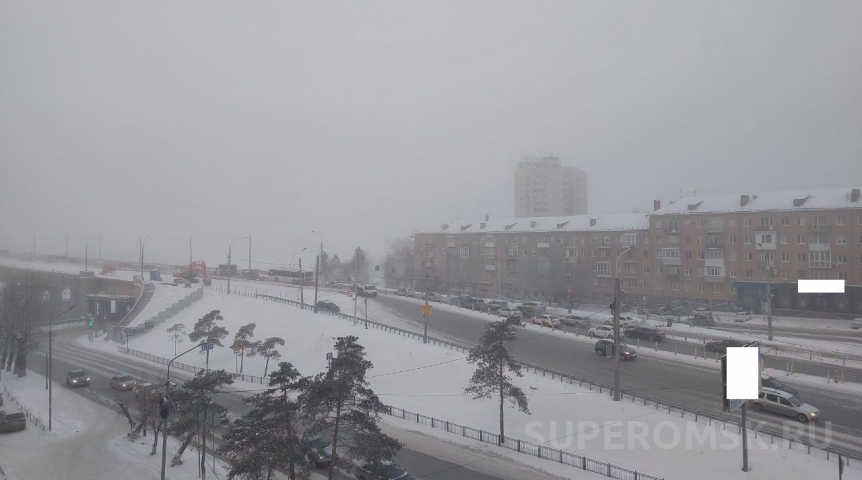 Общество Омск в пятницу накрыл «ледяной» туман